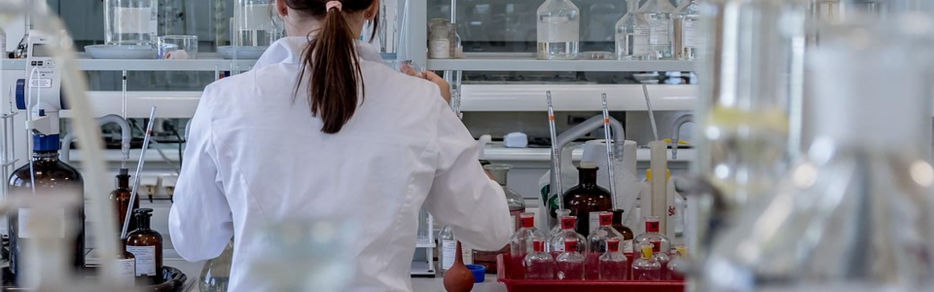 laboratory-2815641_960_720 (1).jpg